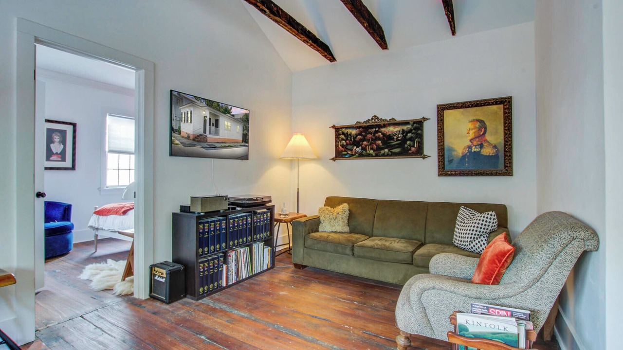 Photo of Livingroom in Cannonborough Elliotborough