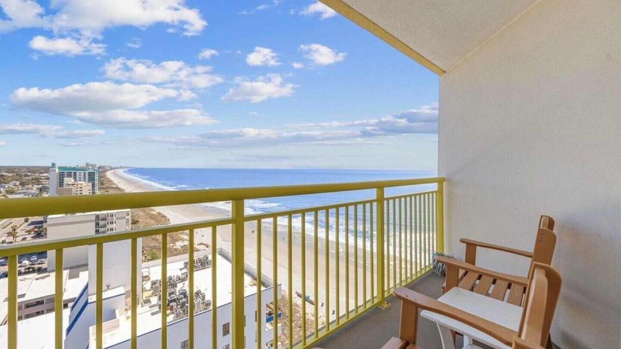 Photo of Patio Balcony in Crescent Beach