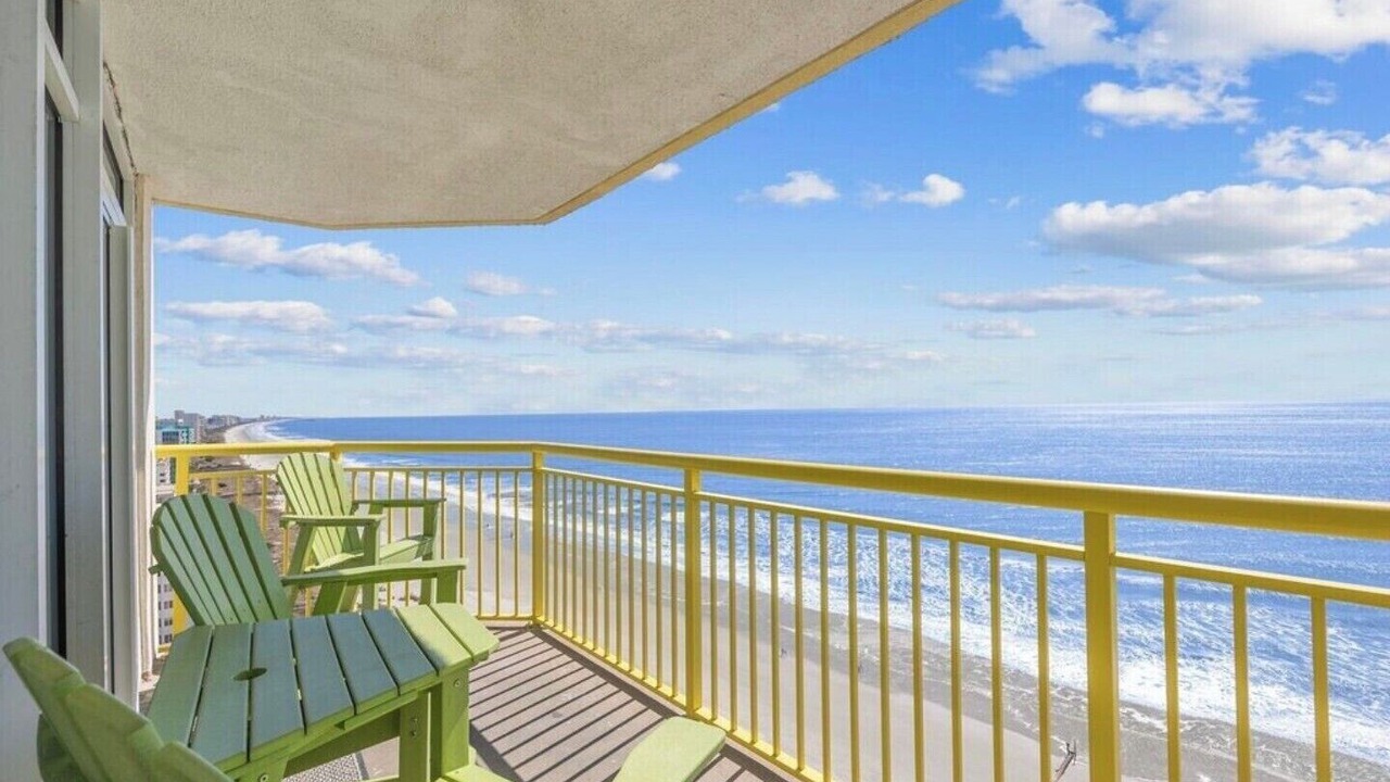 Photo of Patio Balcony in Crescent Beach