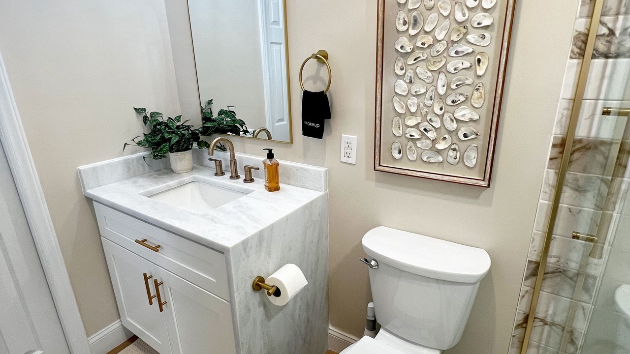 Photo of Bathroom in Garden City