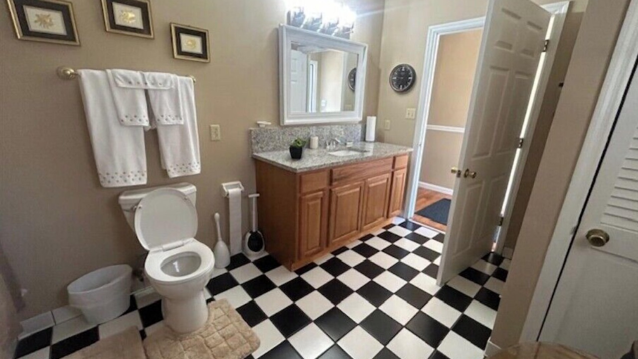 Photo of Bathroom in Summerville Historic District