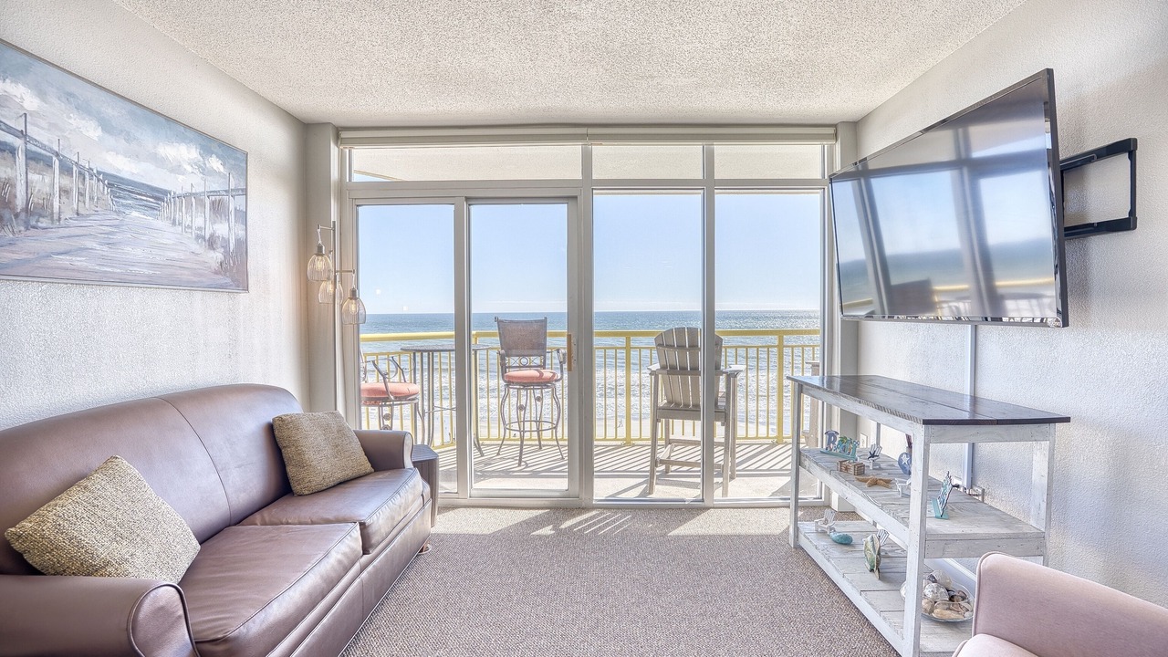 Photo of Livingroom in Crescent Beach