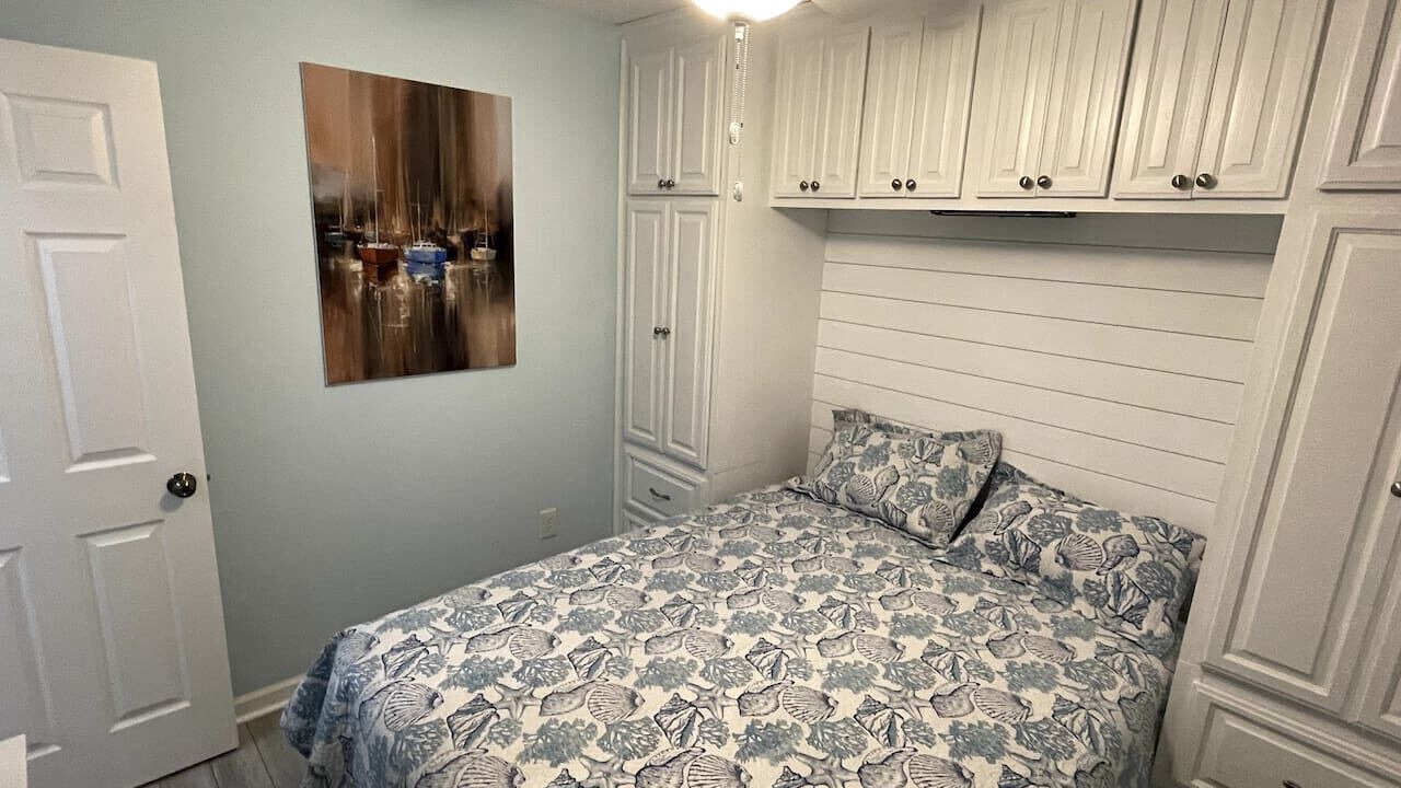 Photo of Bedroom in Surfside Beach