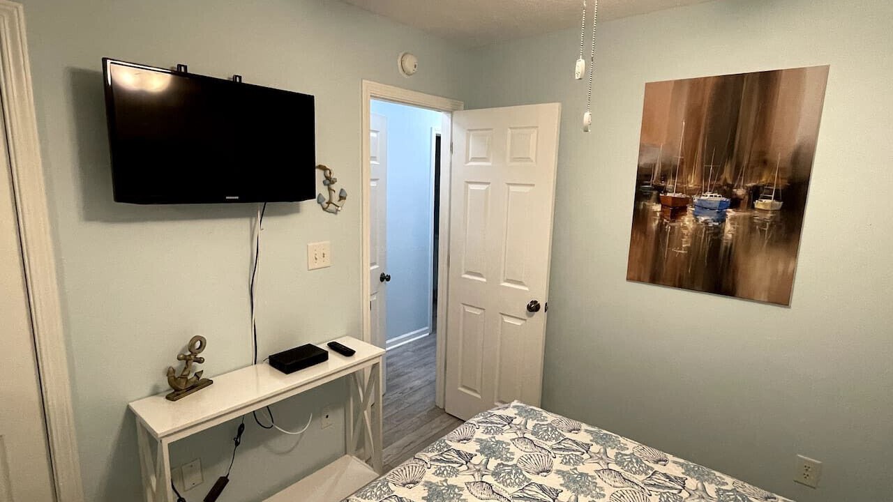 Photo of Bedroom in Surfside Beach