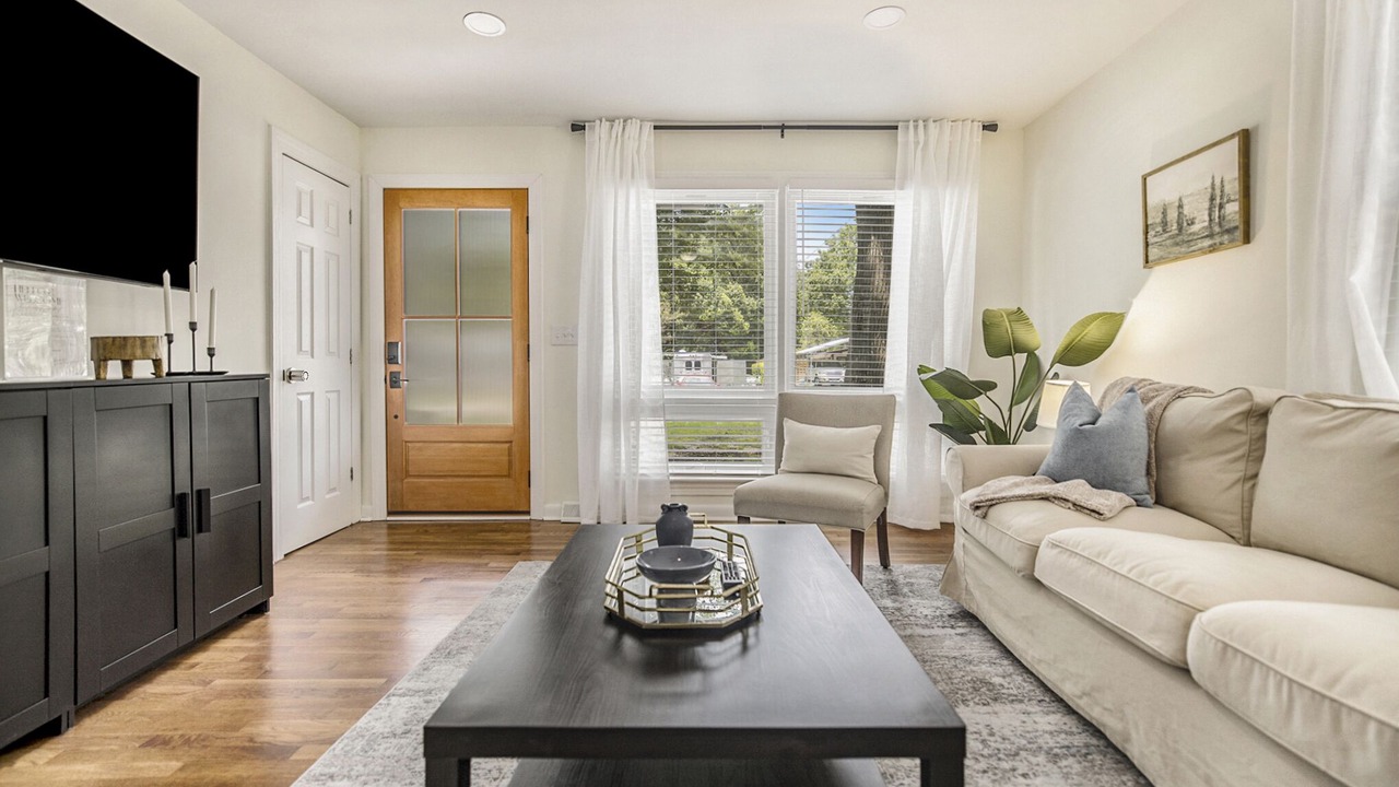 Photo of Livingroom in North Charleston
