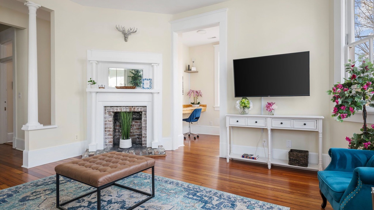 Photo of Livingroom in Cannonborough Elliotborough