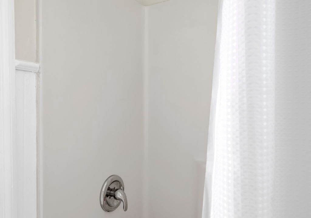 Photo of Bathroom in Cannonborough Elliotborough