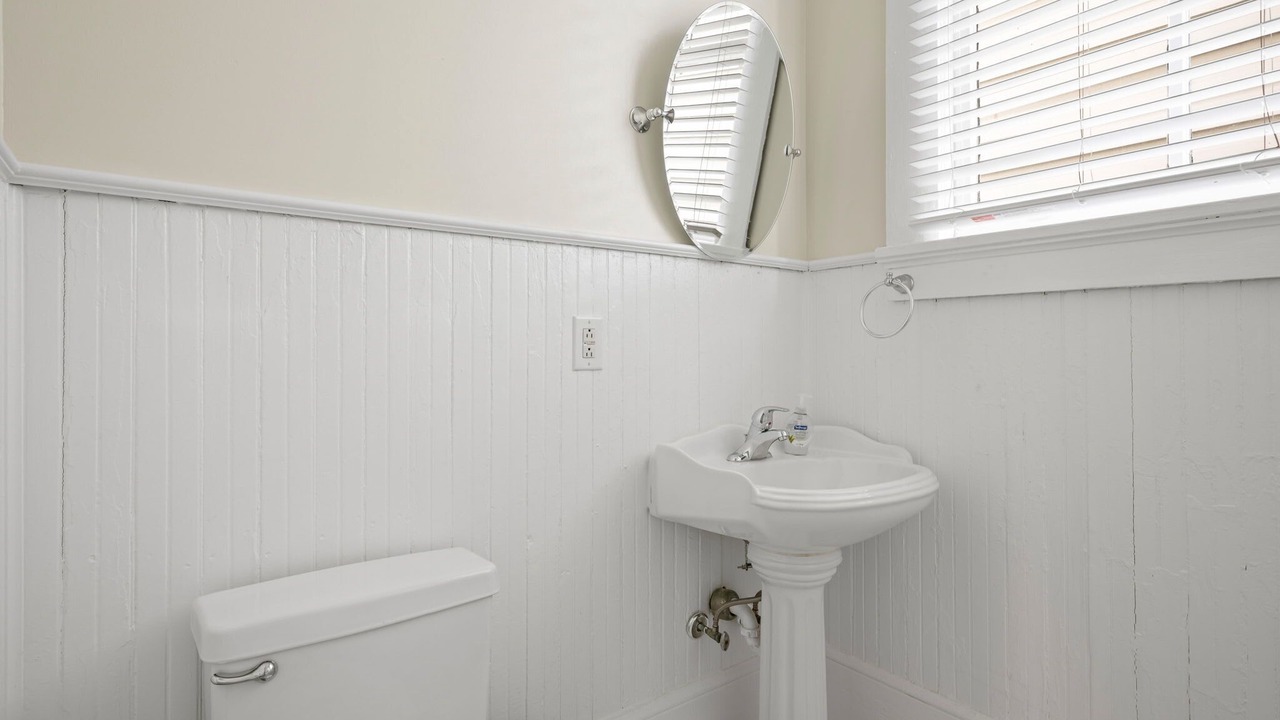 Photo of Bathroom in Cannonborough Elliotborough