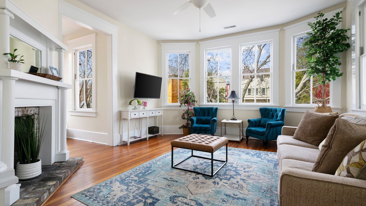 Photo of Livingroom in Cannonborough Elliotborough