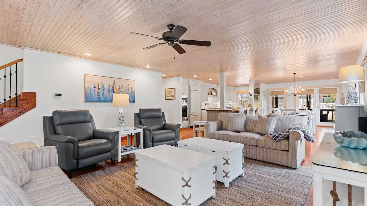 Photo of Livingroom in North Litchfield Beach