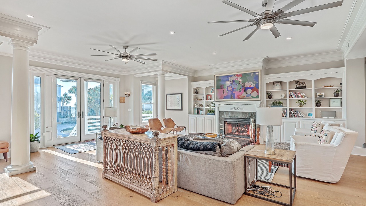 Photo of Livingroom in Sullivan's Island