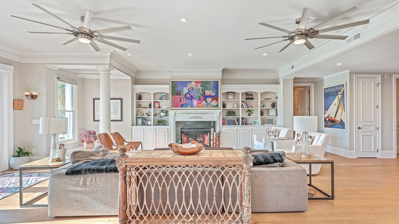 Photo of Livingroom in Sullivan's Island
