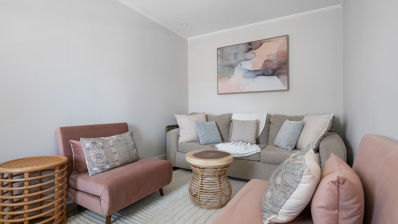 Photo of Livingroom in Cannonborough Elliotborough