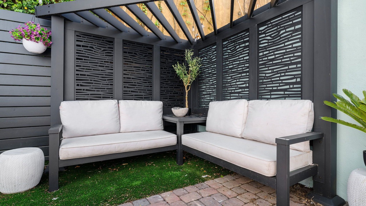 Photo of Patio Balcony in Cannonborough Elliotborough