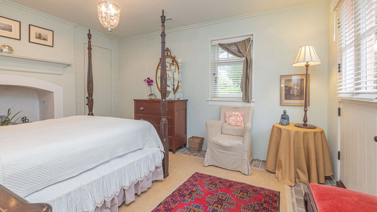Photo of Bedroom in Downtown Charleston