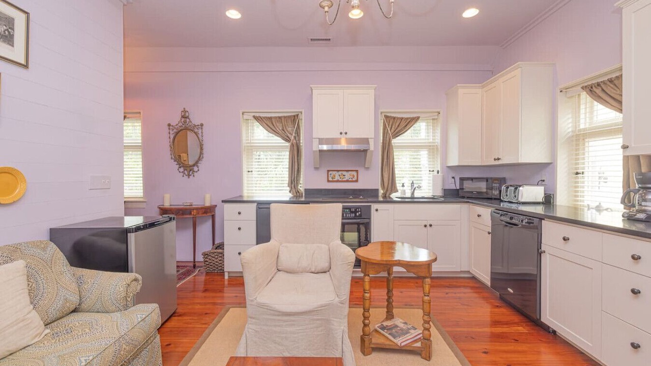Photo of Livingroom in Downtown Charleston