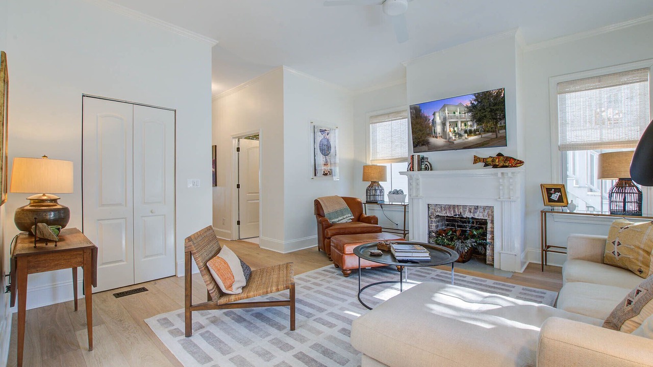 Photo of Livingroom in Westside