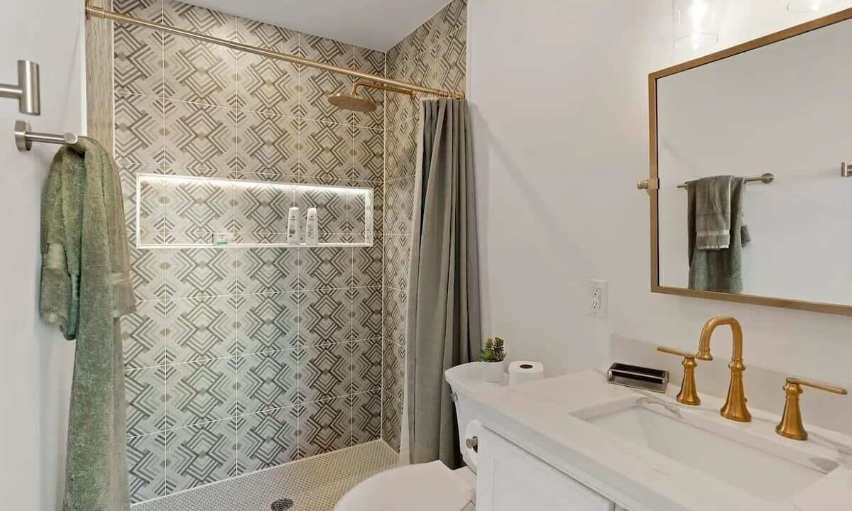 Photo of Bathroom in Cannonborough Elliotborough