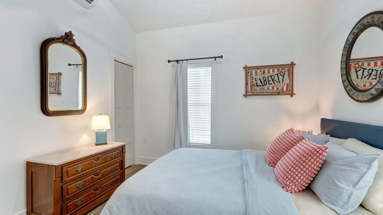 Photo of Bedroom in Thunderbolt
