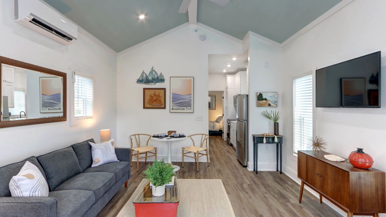Photo of Livingroom in Thunderbolt