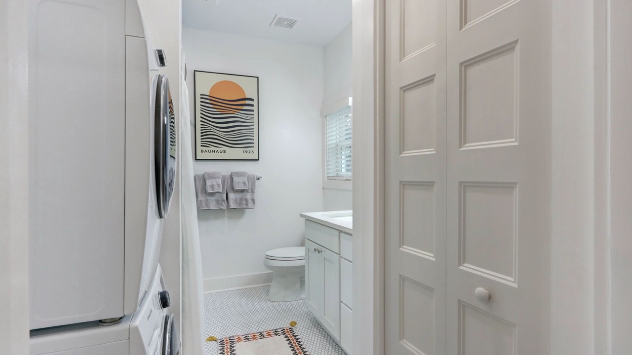 Photo of Bathroom in Thunderbolt