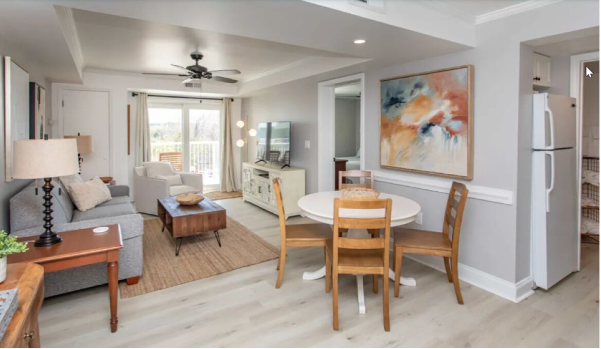 Photo of Livingroom in North Litchfield Beach