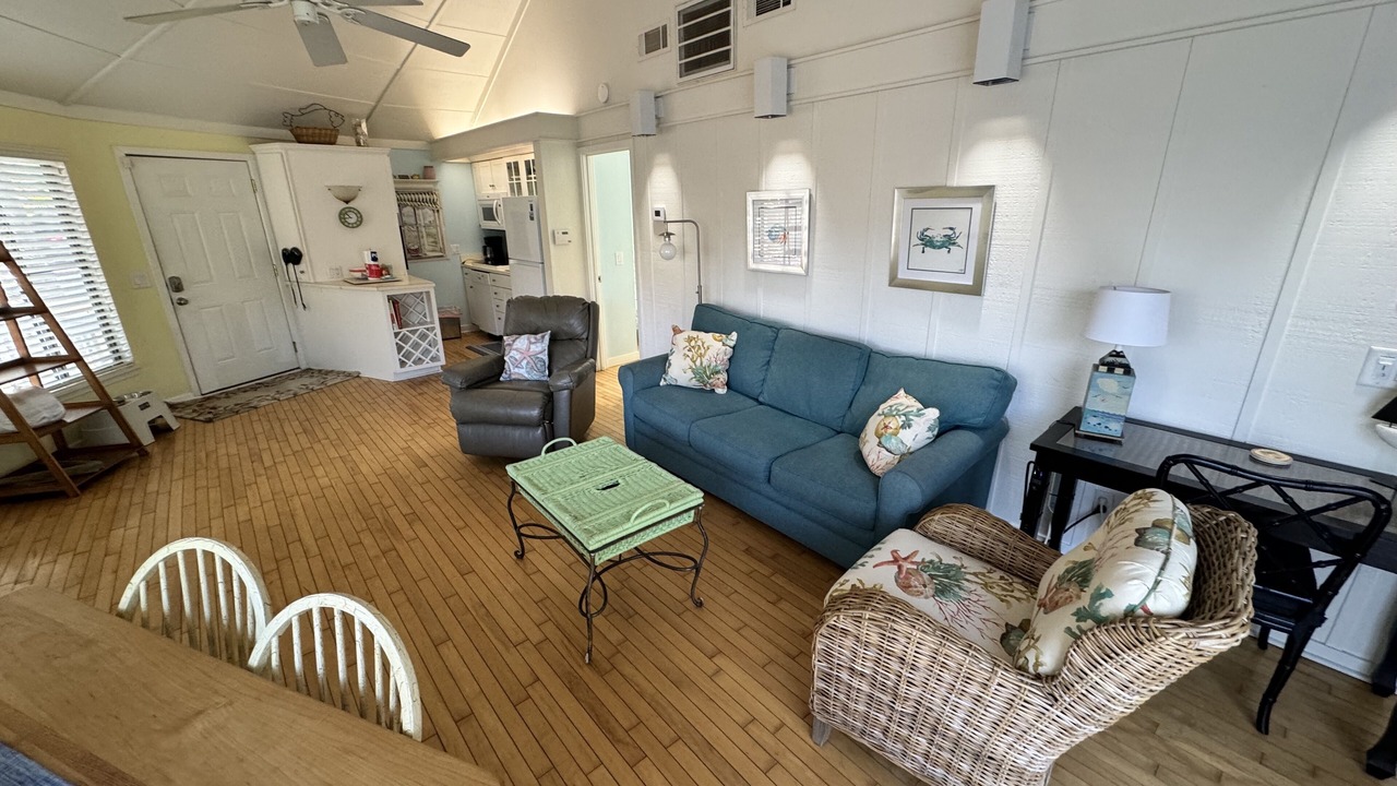 Photo of Livingroom in Night Heron