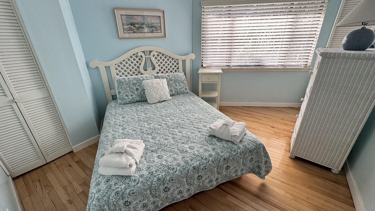 Photo of Bedroom in Night Heron
