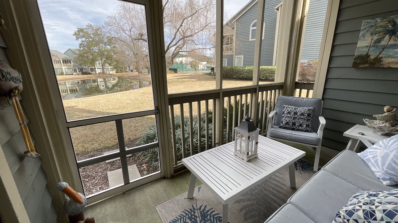 Photo of Livingroom in Arcadian Shores