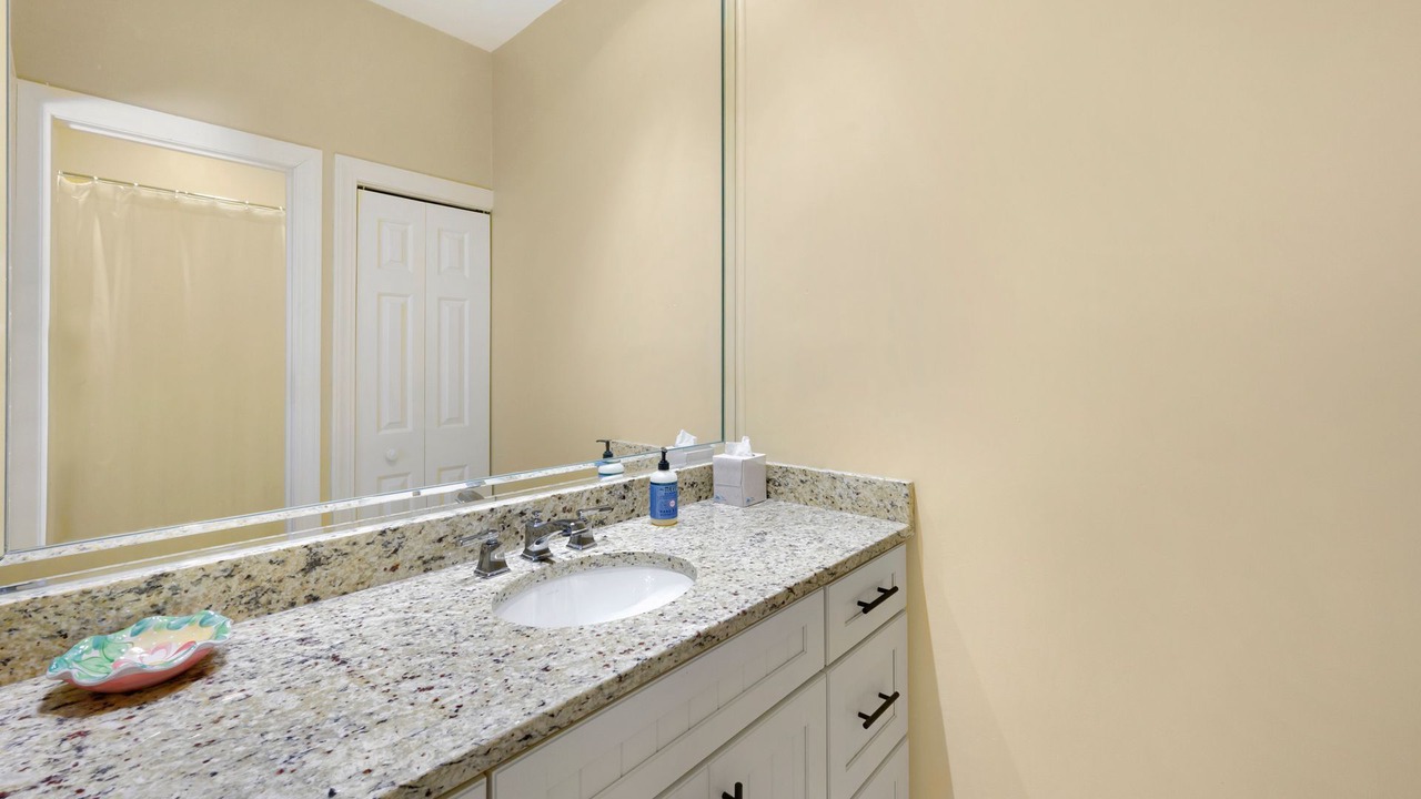 Photo of Bathroom in Debordieu Colony