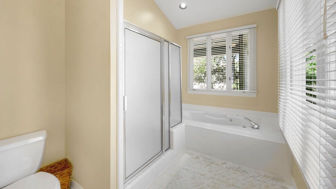 Photo of Bathroom in Debordieu Colony