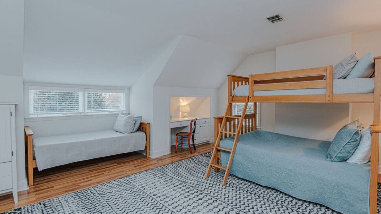 Photo of Bedroom in Old Irving Park
