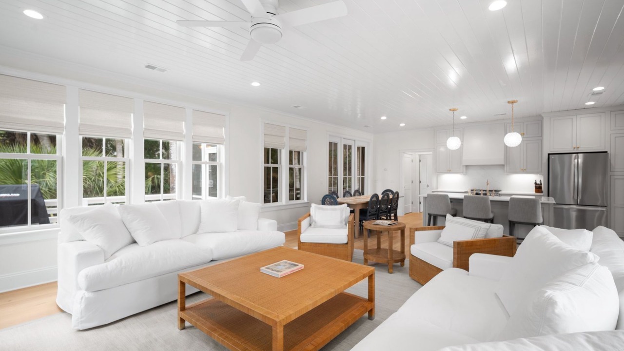 Photo of Livingroom in Deer Lake