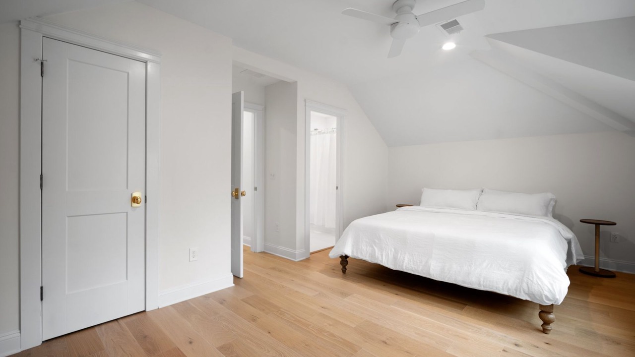 Photo of Bedroom in Deer Lake