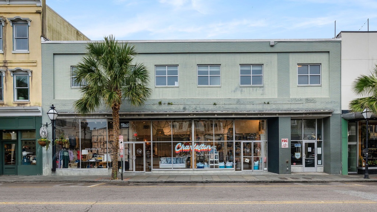 Photo of Others in Downtown Charleston