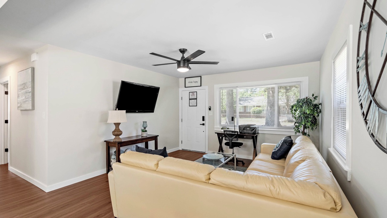 Photo of Livingroom in Polk Village