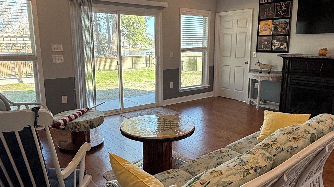 Photo of Livingroom in Summerton