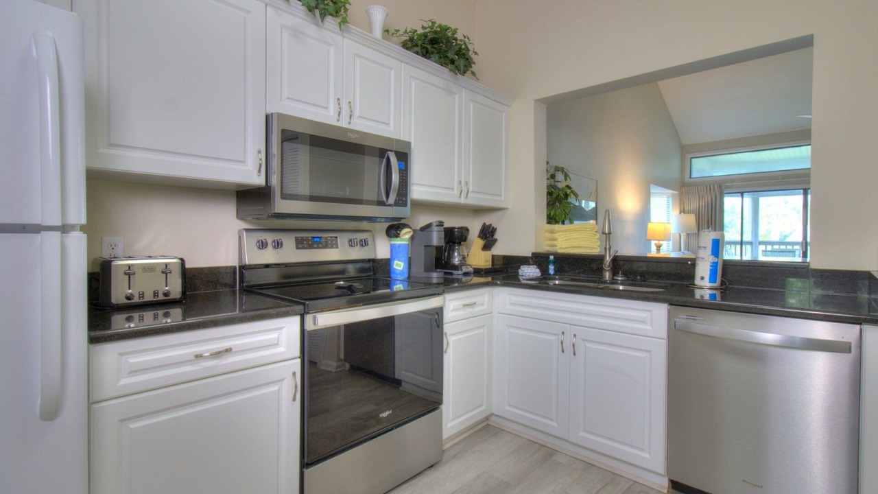 Photo of Kitchen in Arcadian Shores