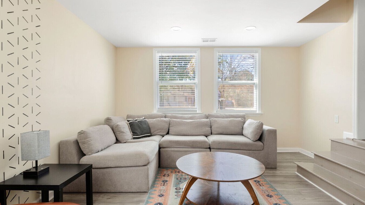 Photo of Livingroom in Hanahan