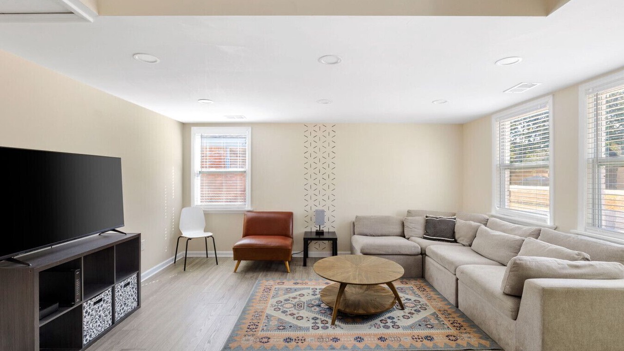 Photo of Livingroom in Hanahan