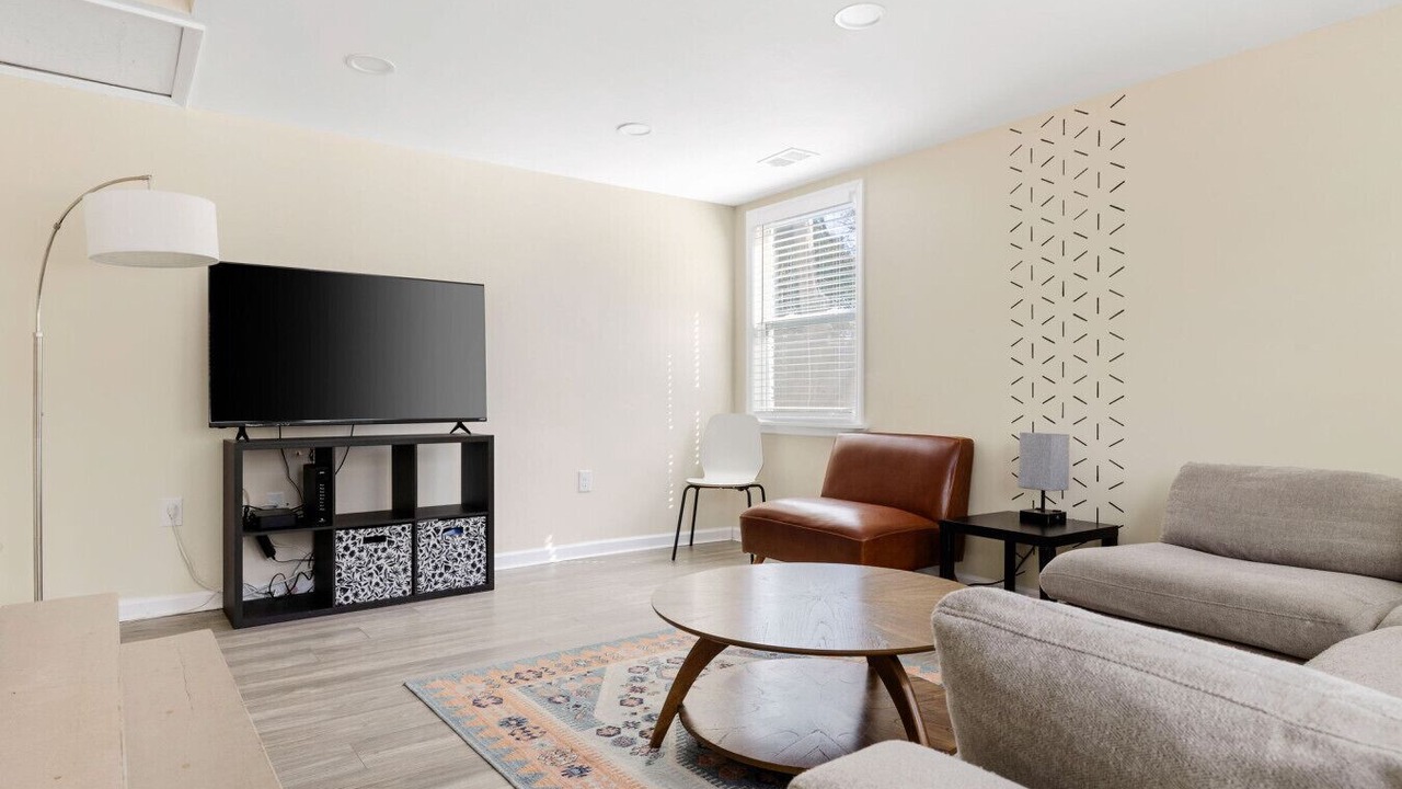 Photo of Livingroom in Hanahan