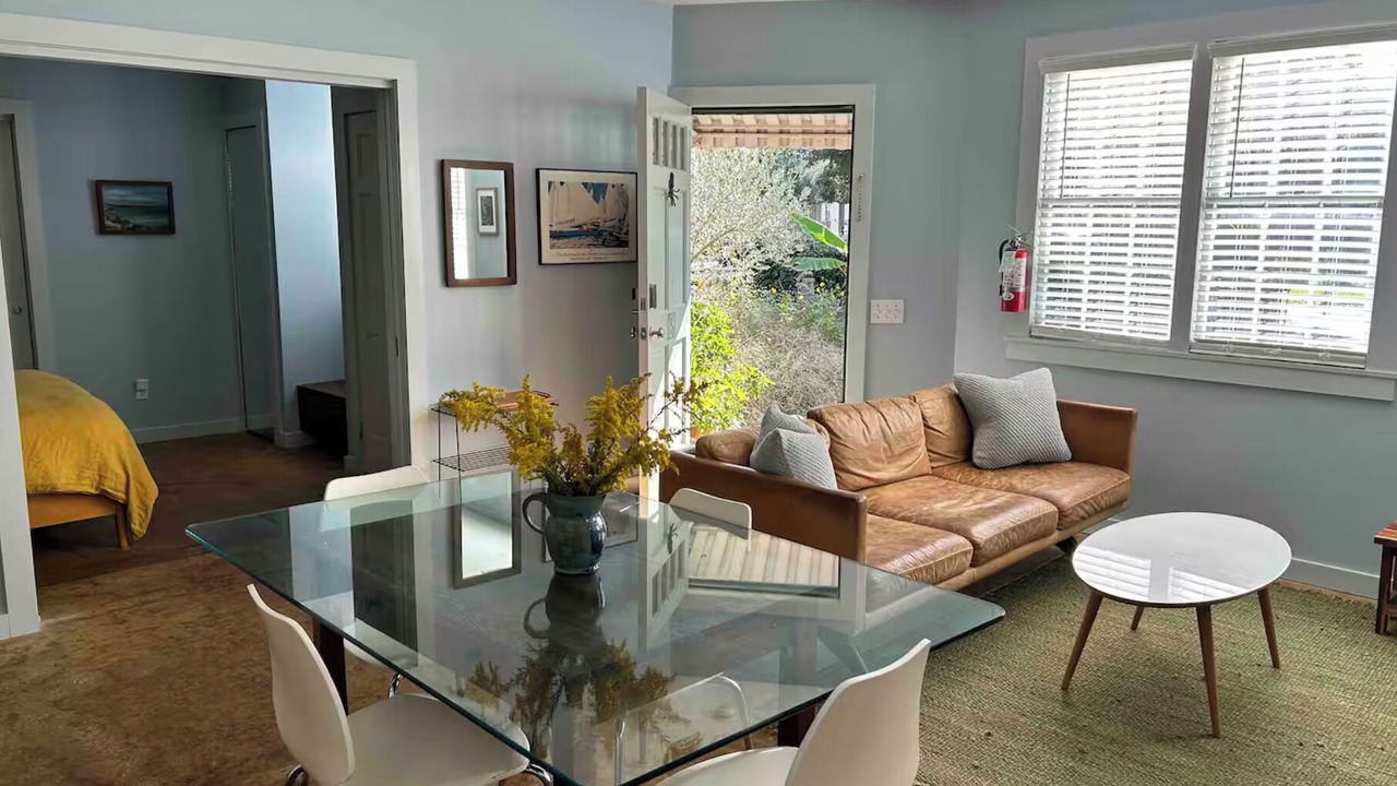 Photo of Livingroom in Westside