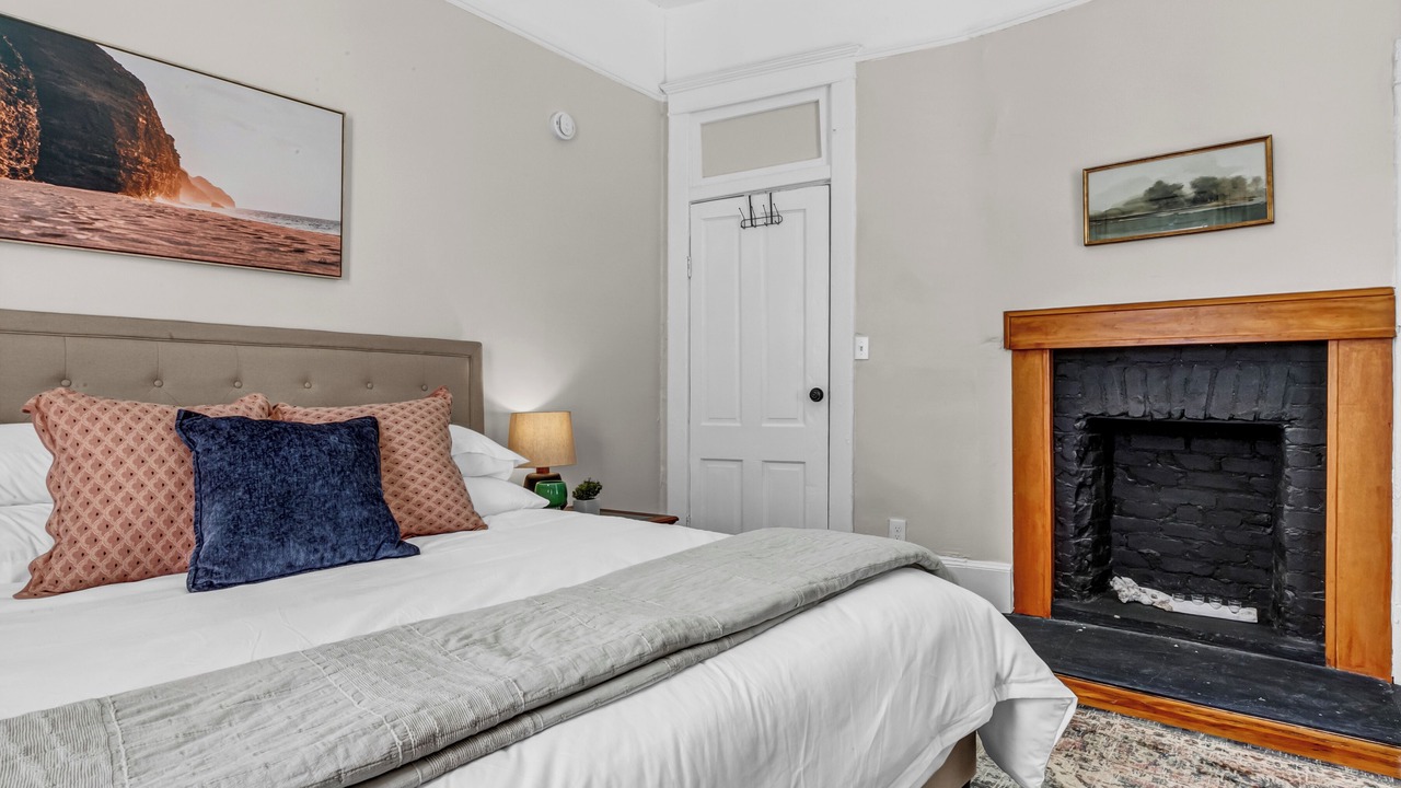 Photo of Bedroom in Metropolitan