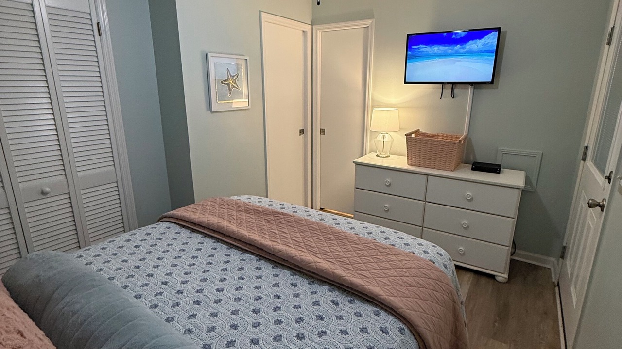 Photo of Bedroom in Surfside Beach