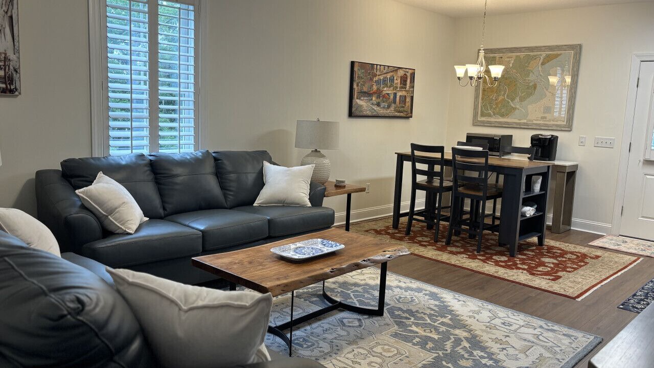 Photo of Livingroom in Whitemarsh Island