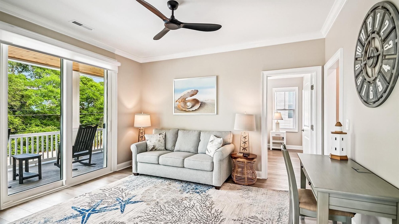 Photo of Livingroom in Atlantic Beach