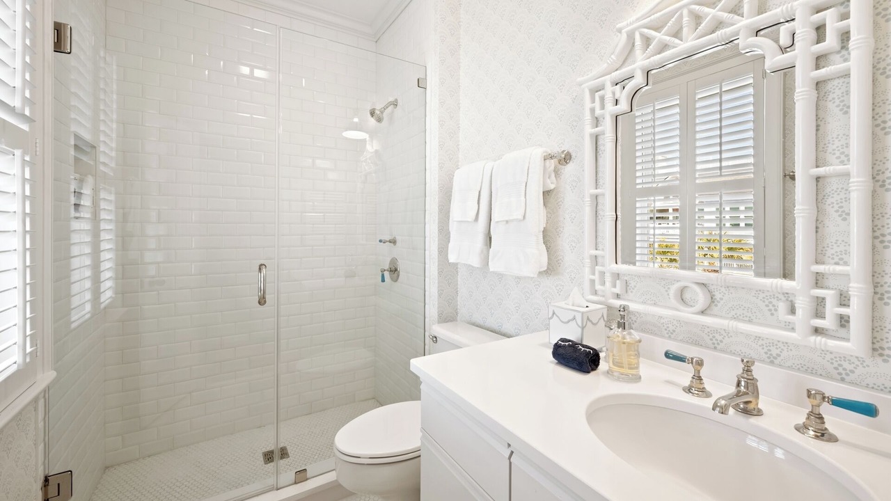 Photo of Bathroom in Debordieu Colony