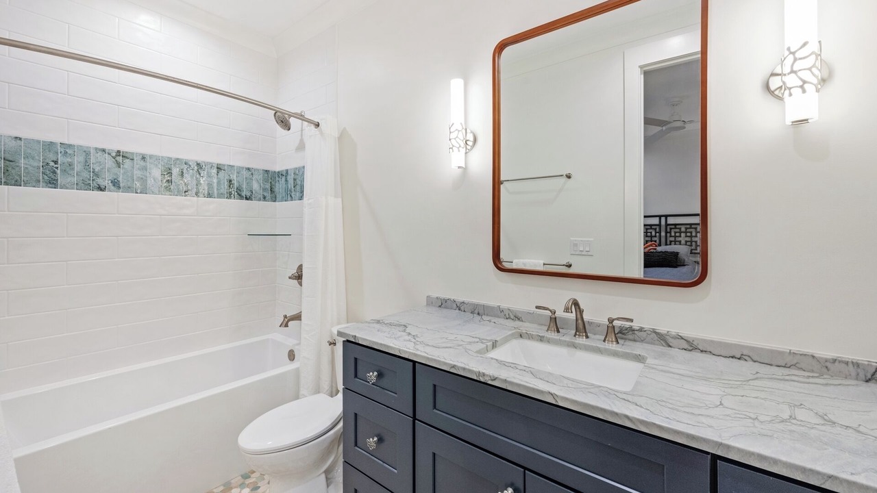 Photo of Bathroom in Debordieu Colony