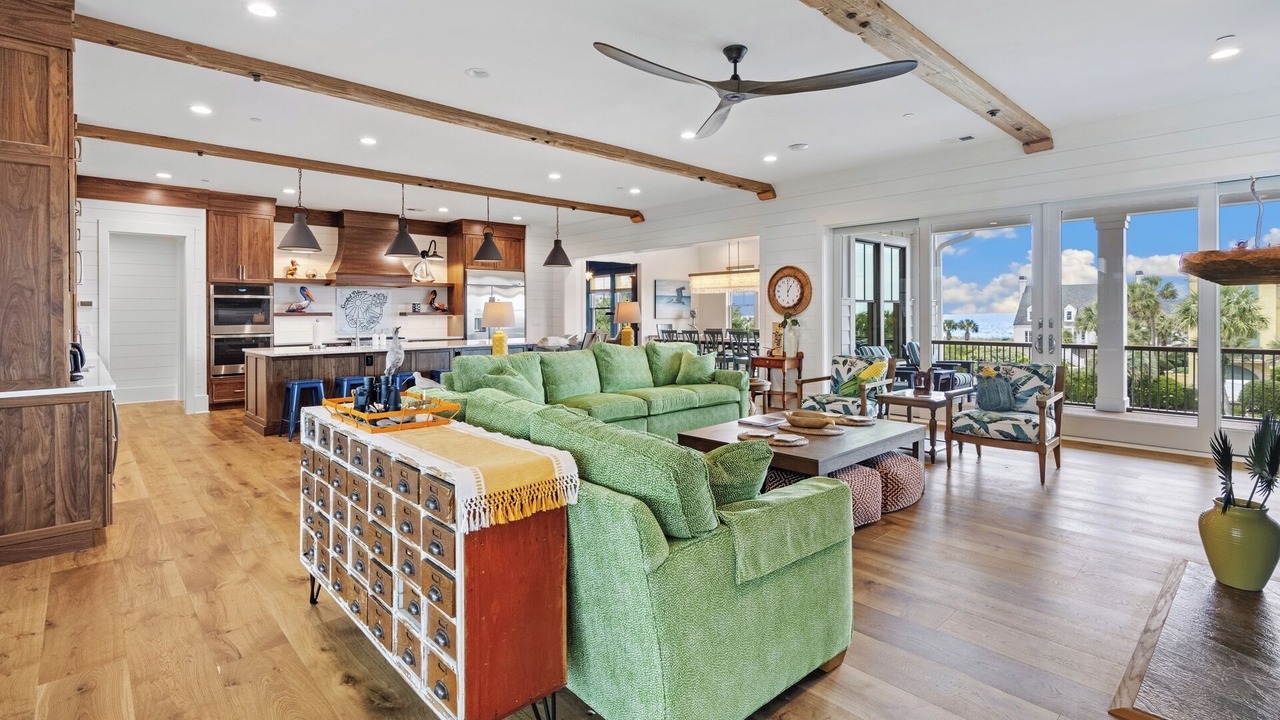 Photo of Livingroom in Debordieu Colony