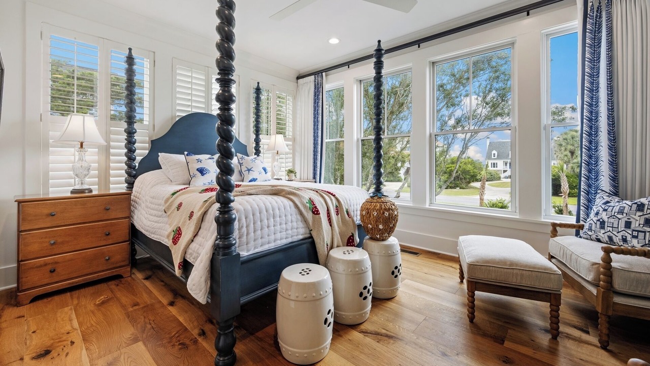 Photo of Bedroom in Debordieu Colony